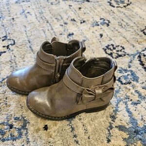 Girls ankle boots, size 8